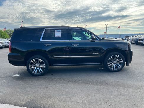 Used 2017 GMC Yukon Denali w/ Open Road Package AWD/4WD image 13