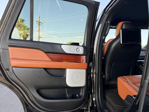 Used 2021 Lincoln Navigator Reserve AWD/4WD image 37
