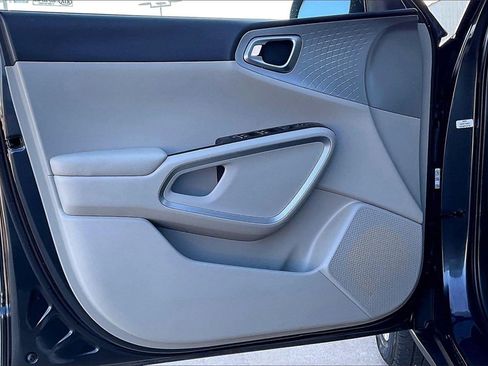 Certified 2021 Kia Soul LX image 21