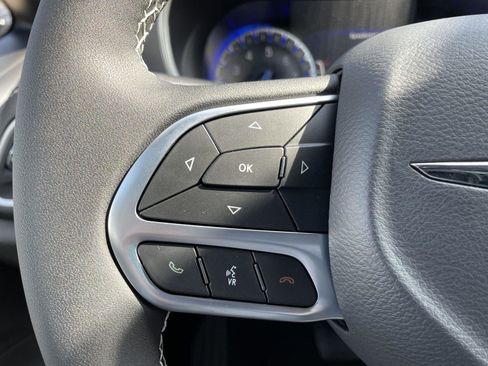 New 2026 Chrysler Pacifica Select image 15