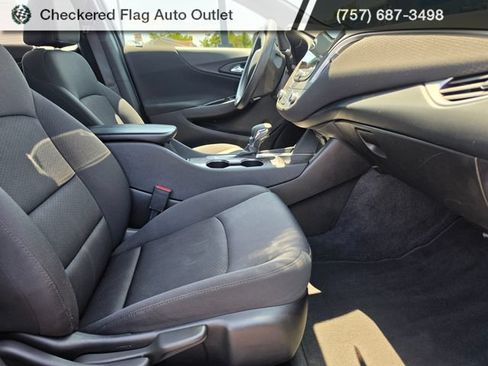 Used 2022 Chevrolet Malibu LT FWD image 25