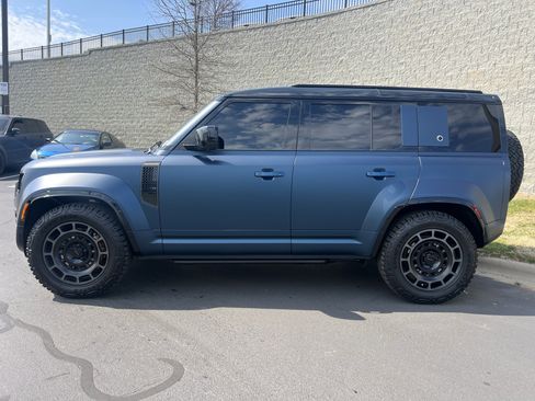 Certified 2026 Land Rover Defender 110 OCTA image 4