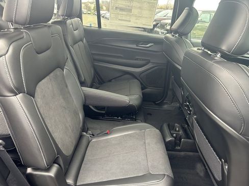 New 2025 Jeep Grand Cherokee L Altitude image 21