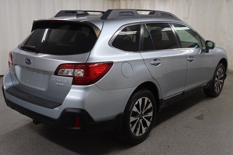 Used 2017 Subaru Outback 3.6R Limited AWD/4WD image 7