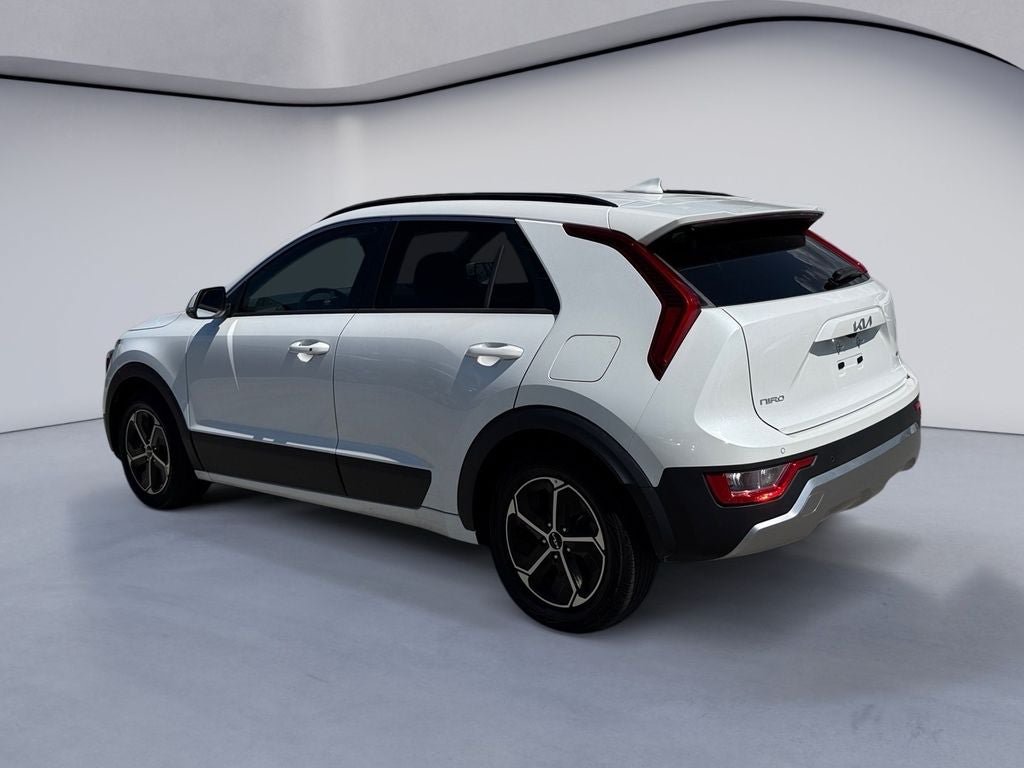 Used 2023 Kia Niro EX FWD image 3