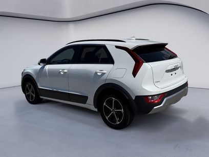 Used 2023 Kia Niro EX