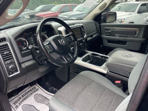 Used 2020 RAM 1500 Classic SLT w/ Luxury Group RWD image 10