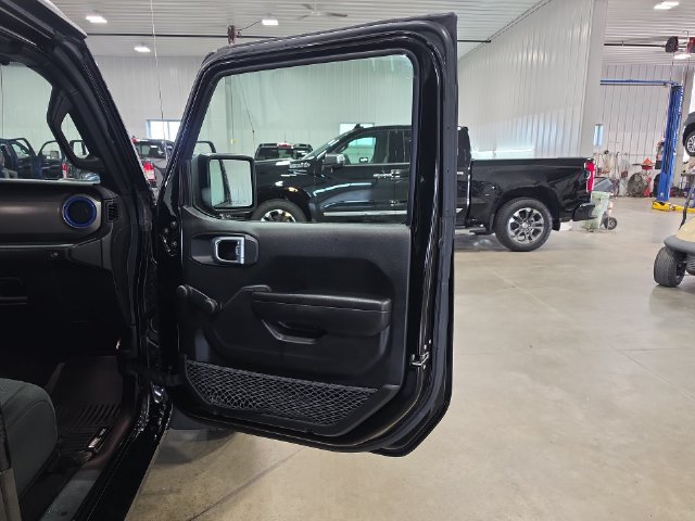 Used 2021 Jeep Gladiator Sport AWD/4WD image 30
