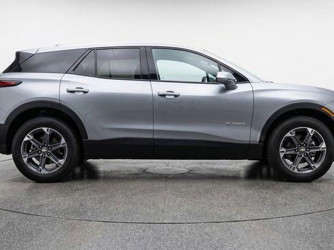 Used 2025 Chevrolet Blazer LT image 11