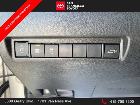Certified 2021 Toyota Venza LE AWD/4WD image 35
