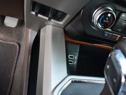 Used 2018 Ford F150 King Ranch image 22