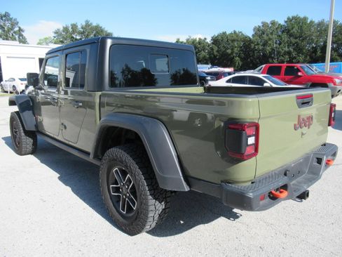 Used 2026 Jeep Gladiator Mojave AWD/4WD image 3