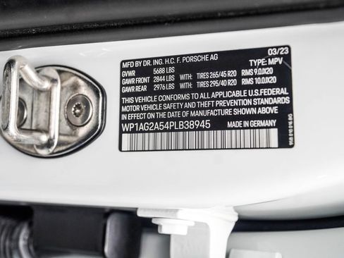 Used 2023 Porsche Macan S AWD/4WD image 48