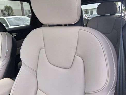 New 2026 Volvo XC60 B5 Plus w/ Protection Package Premier AWD/4WD image 19
