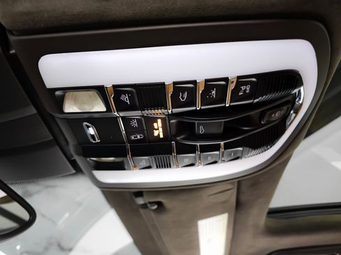 Used 2016 Porsche Cayenne GTS image 33