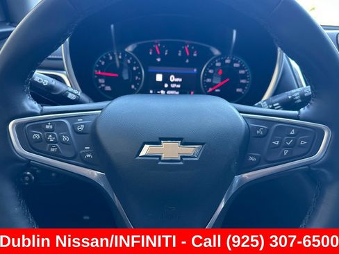 Used 2023 Chevrolet Equinox Premier AWD/4WD image 36