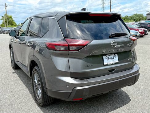 Used 2024 Nissan Rogue S AWD/4WD image 5