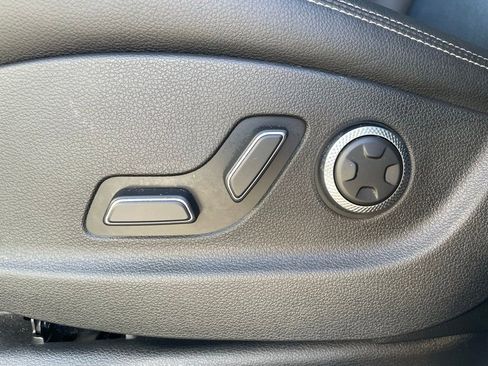 Used 2025 Genesis GV70 2.5T image 12