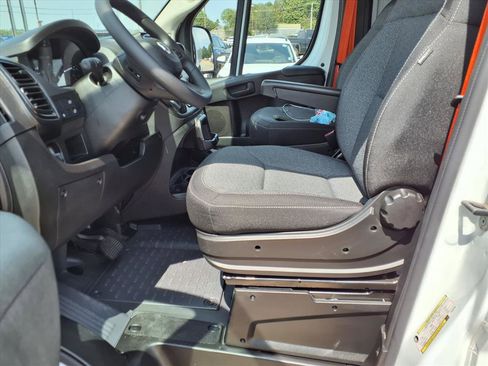 Used 2025 RAM ProMaster 2500 w/ Convenience Group image 14