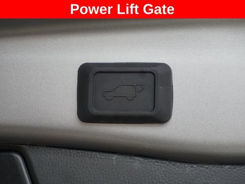 Used 2023 Toyota RAV4 XLE AWD/4WD image 18