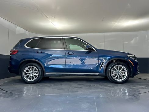 Used 2019 BMW X5 xDrive40i w/ Convenience Package AWD/4WD image 2
