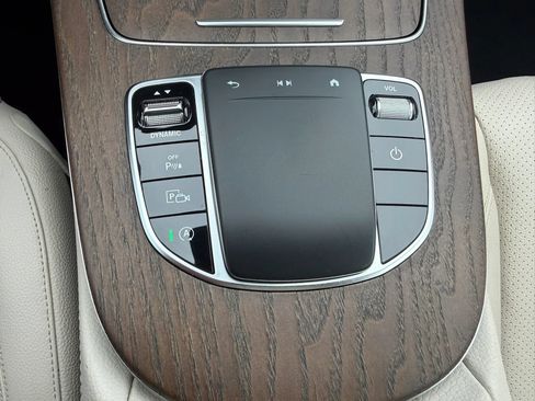 Used 2022 Mercedes-Benz E 350 4MATIC Sedan image 25