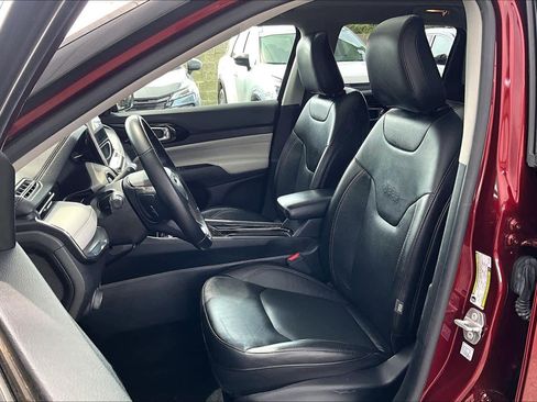 Used 2022 Jeep Compass Limited w/ Sun and Sound Group AWD/4WD image 8