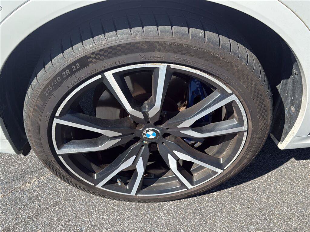 Used 2019 BMW X7 xDrive50i w/ M Sport Package AWD/4WD image 13