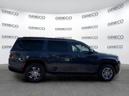 Used 2023 Jeep Wagoneer 4WD image 8