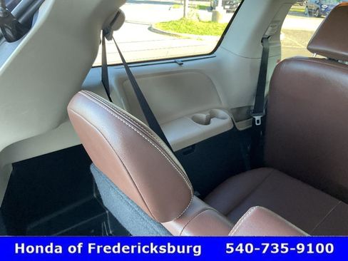 Used 2020 Toyota Sienna Limited Premium w/ Carpet Mat Package AWD/4WD image 26