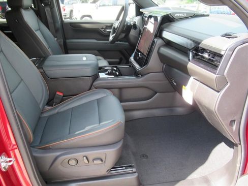 New 2026 GMC Yukon XL AT4 AWD/4WD image 10