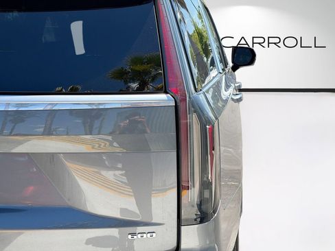 Used 2022 Cadillac Escalade Premium Luxury RWD image 10