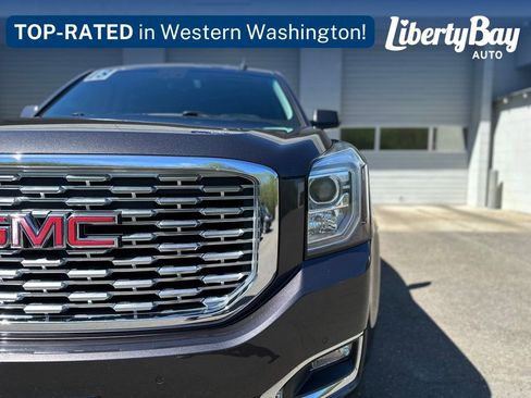 Used 2018 GMC Yukon Denali w/ Denali Ultimate Package AWD/4WD image 3