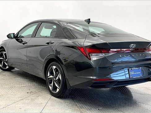Certified 2023 Hyundai Elantra SEL w/ Convenience Package image 12