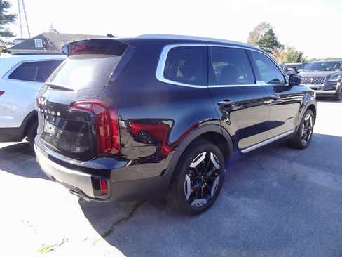 Used 2023 Kia Telluride S image 5