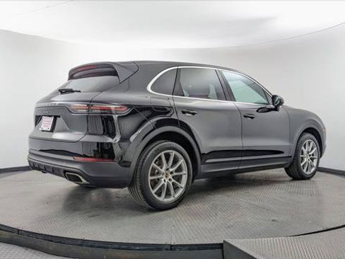 Used 2021 Porsche Cayenne w/ Premium Package AWD/4WD image 7