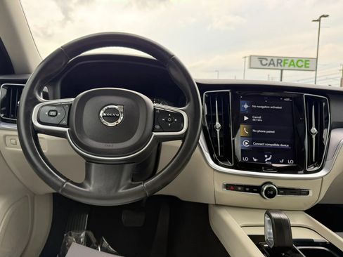 Used 2022 Volvo S60 B5 Momentum AWD/4WD image 27