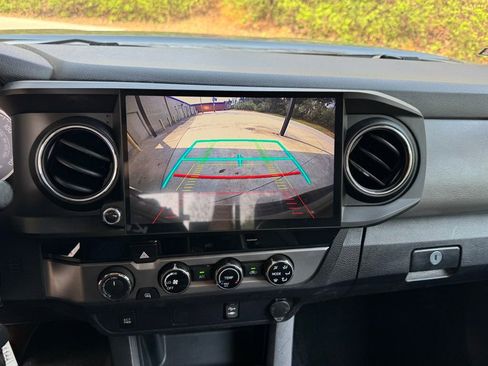 Used 2016 Toyota Tacoma SR5 w/ SR5 Appearance Package (SN) image 30