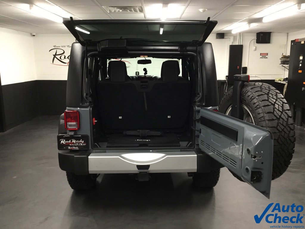 Used 2015 Jeep Wrangler Sahara w/ Connectivity Group AWD/4WD image 17