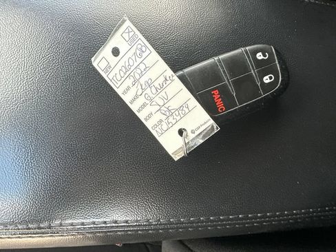 Used 2022 Jeep Grand Cherokee Laredo E RWD image 15