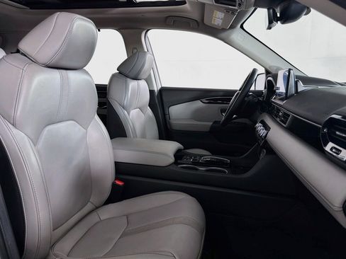 Used 2024 Honda Pilot Touring image 7