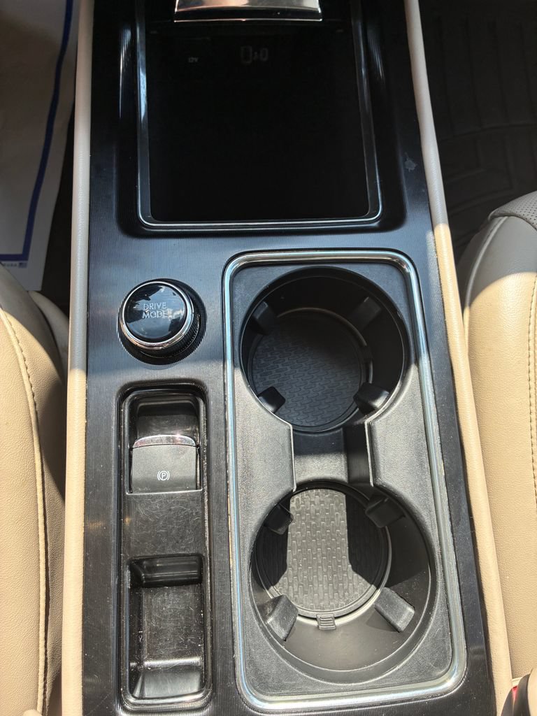 Used 2020 Lincoln Corsair FWD w/ Equipment Group 101A image 24