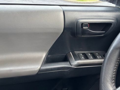 Used 2019 Toyota Tacoma SR5 image 22