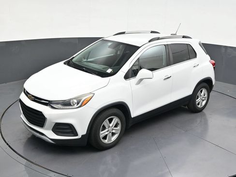 Used 2019 Chevrolet Trax LT w/ LT Convenience Package FWD image 15