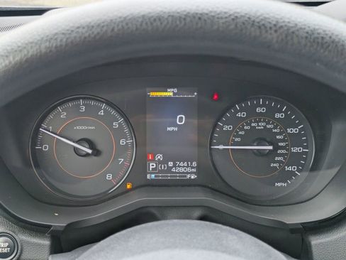 Used 2020 Subaru Crosstrek 2.0i AWD/4WD image 25