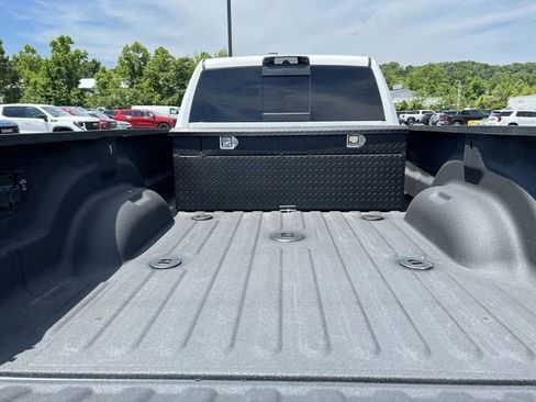 Used 2025 RAM 3500 Laramie AWD/4WD image 27