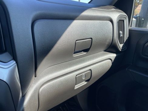 Used 2025 Chevrolet Silverado 3500 W/T image 18