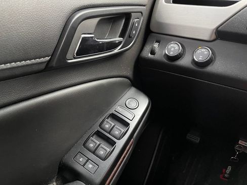 Used 2015 GMC Yukon SLE AWD/4WD image 10