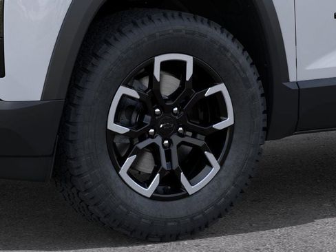 New 2026 Chevrolet Equinox ACTIV w/ Convenience Package III AWD/4WD image 9