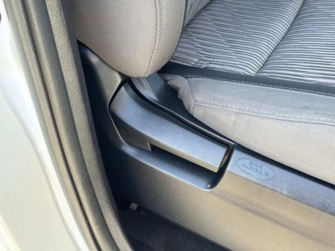 Used 2016 Toyota Tundra SR5 image 28